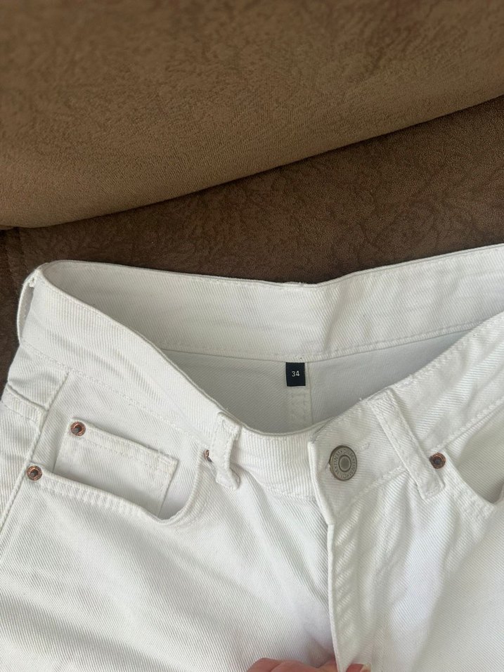 Beyaz Pamuklu Kadın Mini Kot Şort - Görsel 3