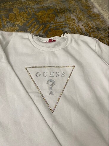 m Beden beyaz Renk Orjinal guess sweat #guess #vakko