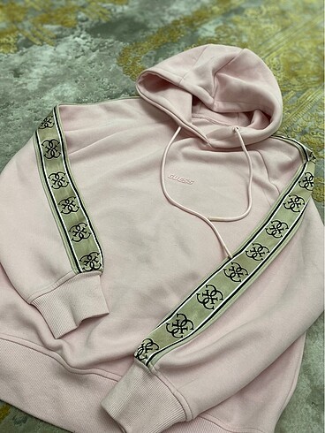 m Beden Guess Orjinal sweat #zara #mavi #guess #bershka