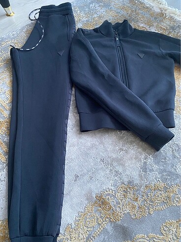 Orjinal guess eşofman takımı