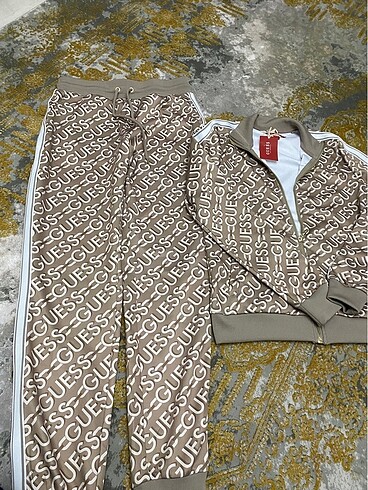 Guess Orjinal eşofman takımı