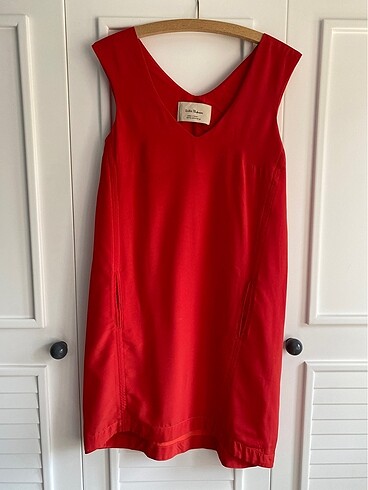 V yaka Zara kırmızı elbise