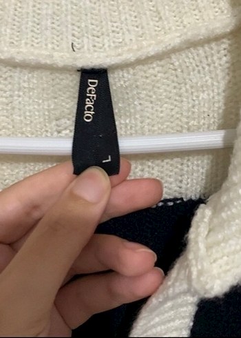 Defacto Zebra Desenli V Yakalı Kadın Triko Kazak - Görsel 3