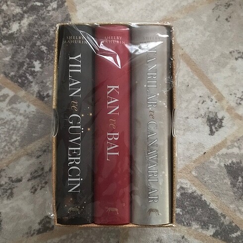 Yılan ve güvercin ciltli kutulu set