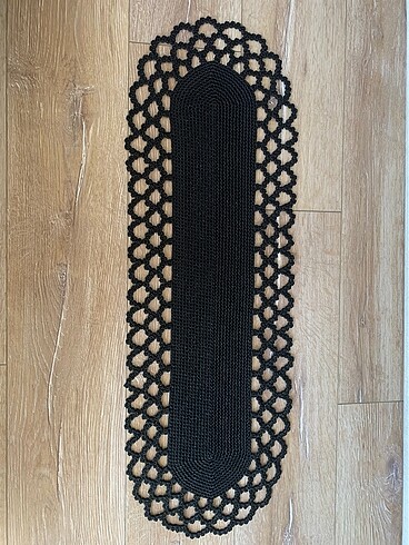 Makrome Runner