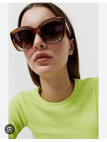 Stradivarius retro kare güneş gözlüğü