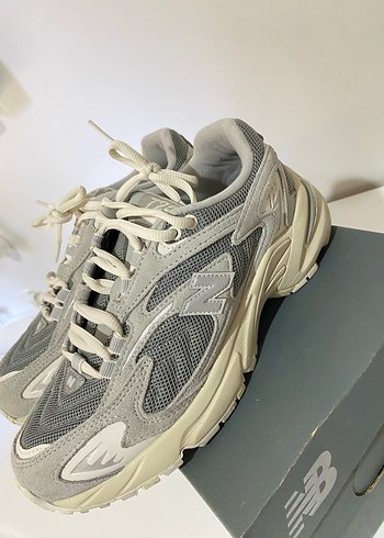 New Balance Gri Bağcıklı Kadın Spor Ayakkabı