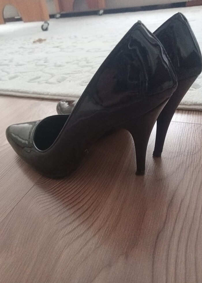Siyah rugan topuklu ayakkabı  - Görsel 3
