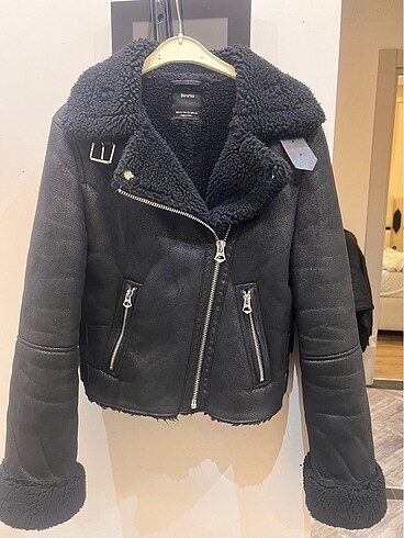 Bershka mont