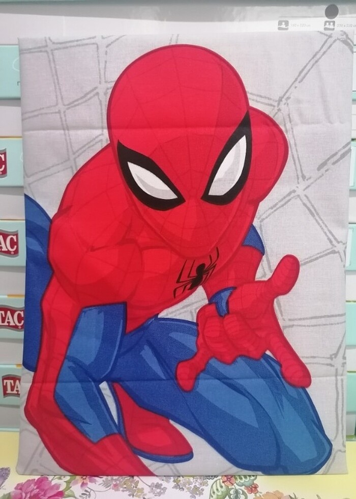 Taç Lisanslı Spiderman Kırlent Kılıfı - Görsel 3