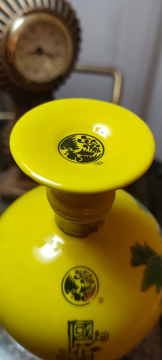 Sarı Renkli Çiçek Desenli Vazo - Görsel 3