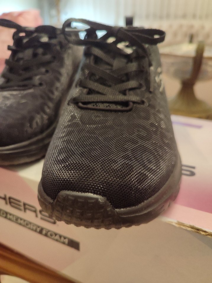 Yüksek Topuklu Siyah Desenli Bağcıklı Spor Ayakkabı - Görsel 2