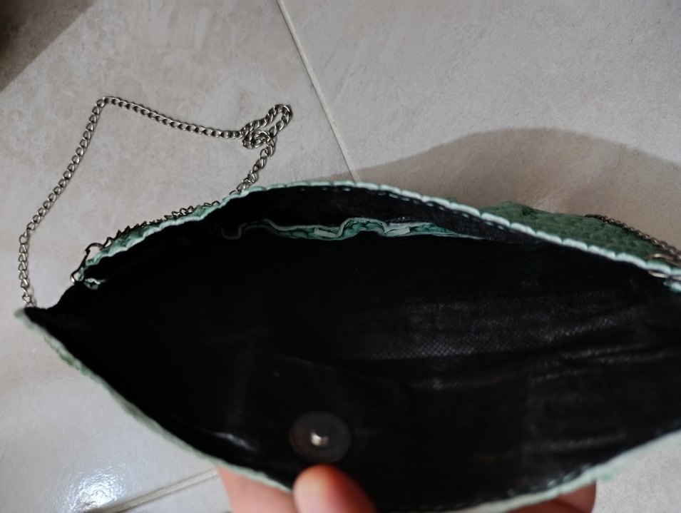 Zincir Detaylı Yeşil Kadın Çanta - Görsel 2