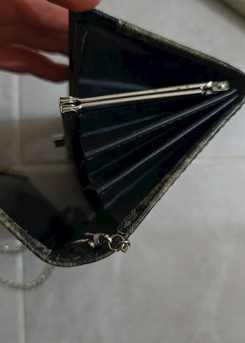 Zincir Detaylı Kahverengi Yılan Derisi Desenli Deri Çanta - Görsel 6