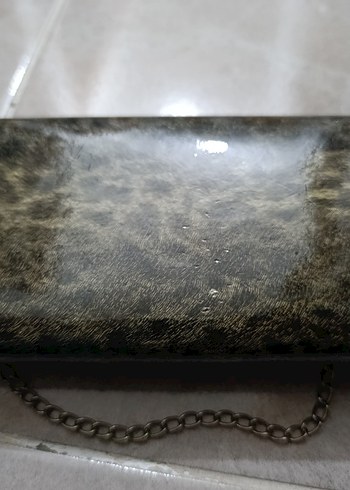 Zincir Detaylı Kahverengi Yılan Derisi Desenli Deri Çanta - Görsel 3