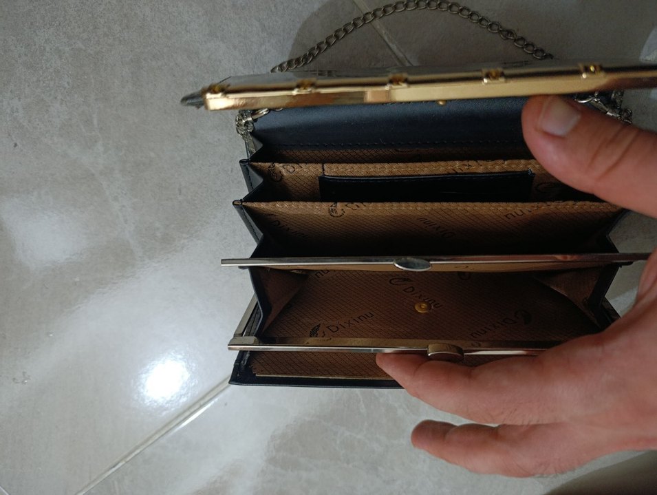 Zincir Detaylı Kahverengi Yılan Derisi Desenli Deri Çanta - Görsel 5