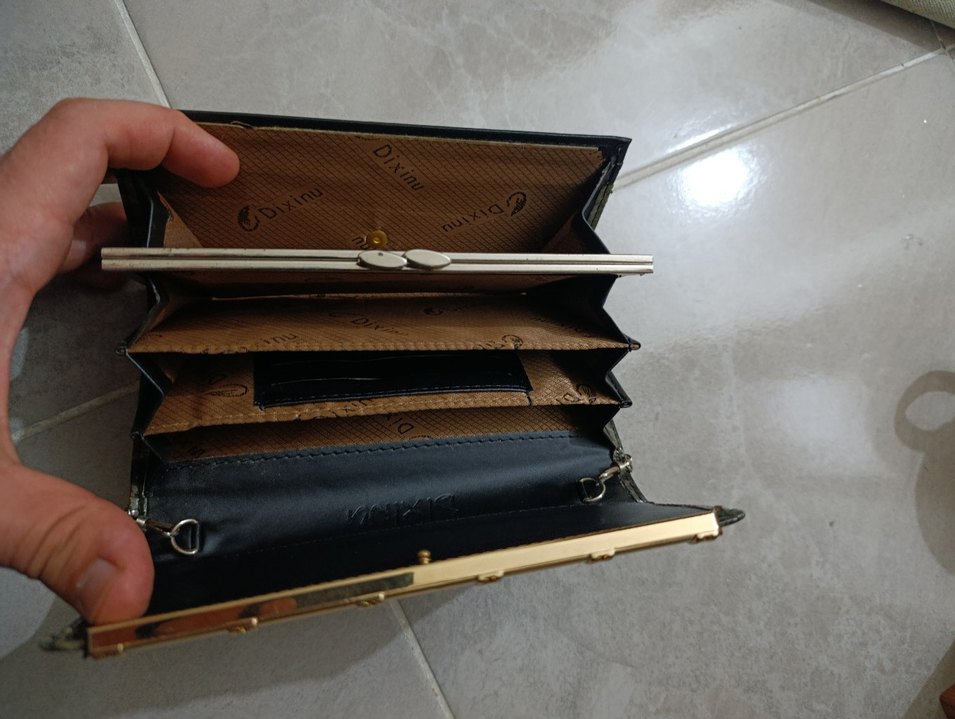 Zincir Detaylı Kahverengi Yılan Derisi Desenli Deri Çanta - Görsel 4