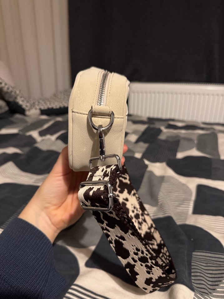 Pull&bear Deri Zebra Desenli Beyaz kol Çantası - Görsel 5