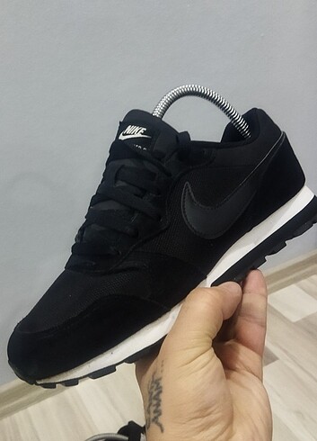 39 Beden siyah Renk Nike md runner 2