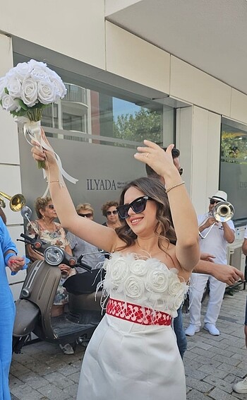 38 Beden Alfa beta beyaz elbise