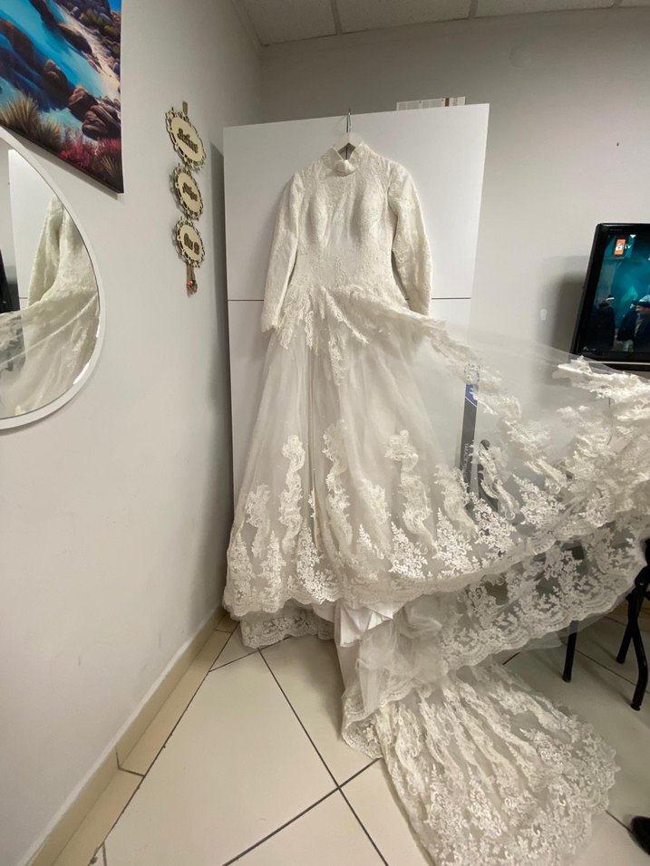 Uzun Kollu Yüksek Yakalı Vintage Gelinlik - Görsel 2