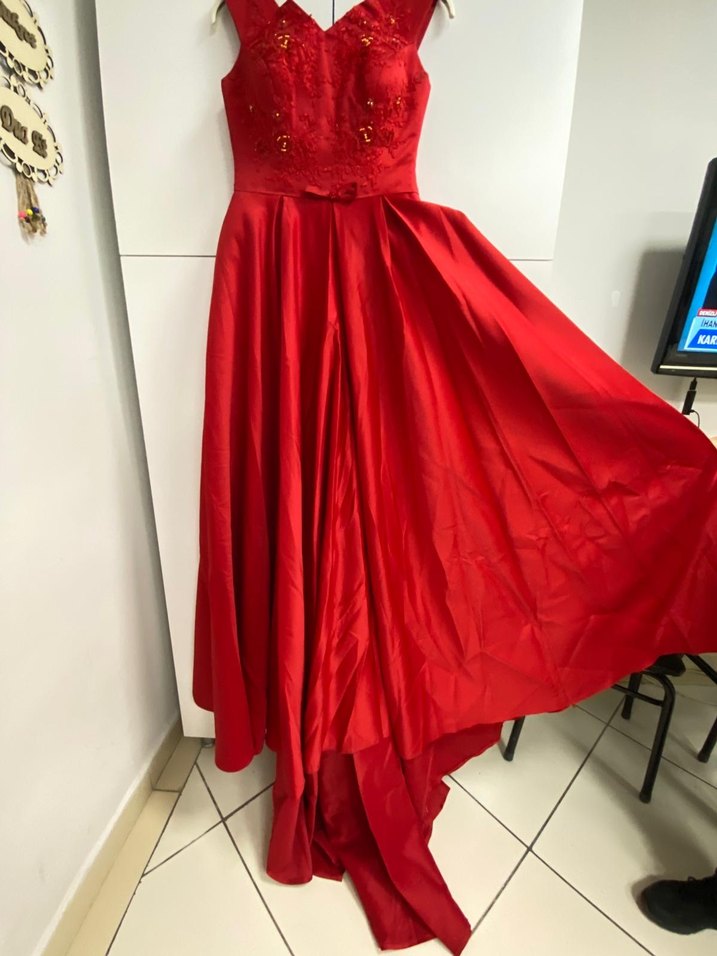 Kırmızı Nakışlı Uzun Abiye Elbise - Görsel 2