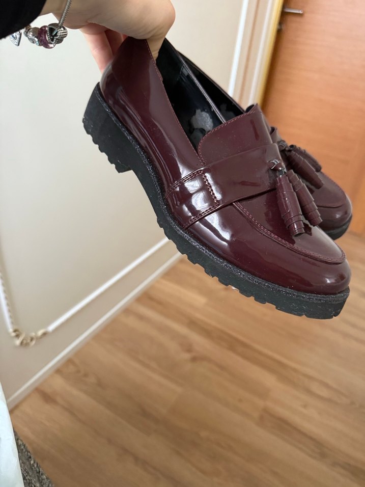 Bordo Deri Püsküllü Kadın Klasik Ayakkabı - Görsel 2