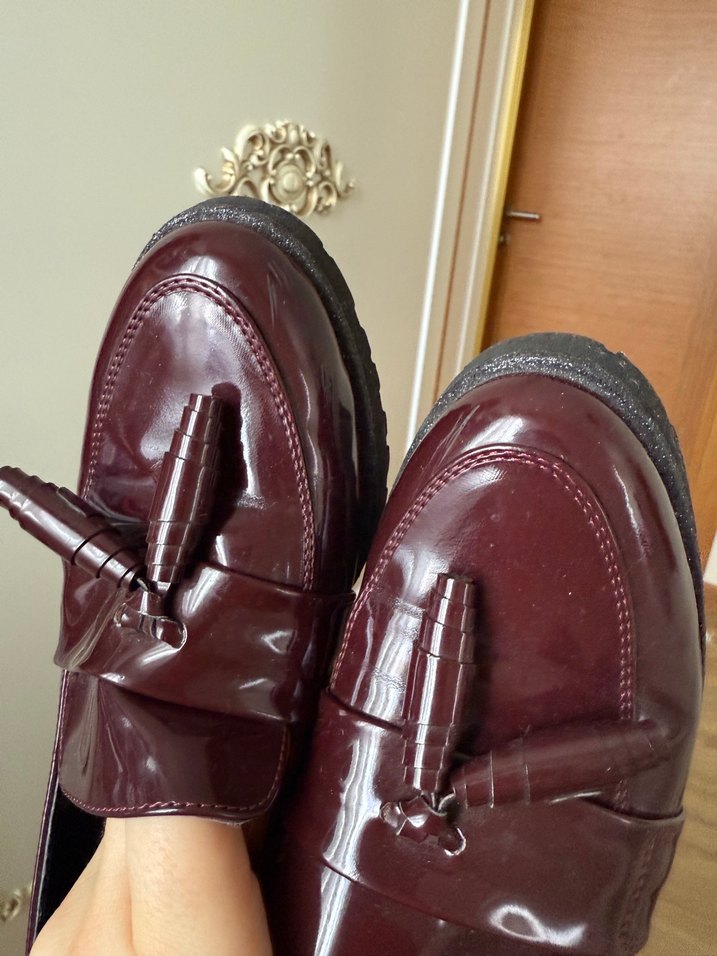 Bordo Deri Püsküllü Kadın Klasik Ayakkabı - Görsel 5