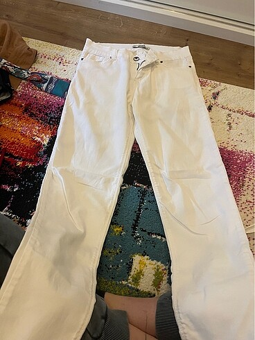 Beyaz pantolon bilek likralı