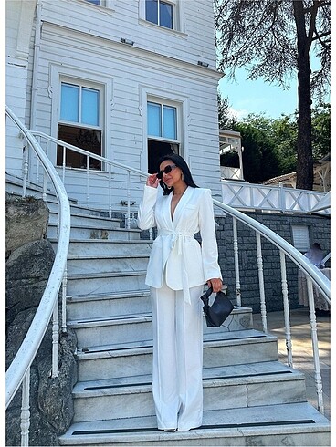 Kemerli blazer takım