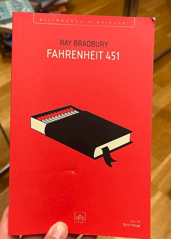 Fahrenheit 451 - Ray Bradbury