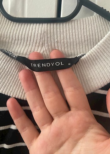 Trendyol & Milla Siyah Çizgili Uzun Kollu Triko Kazak