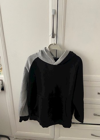 Gri Siyah Kapüşonlu Kadın Sweatshirt