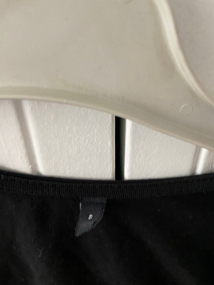 Siyah Drapeli Kolsuz V Yaka kadın bluz - Görsel 2