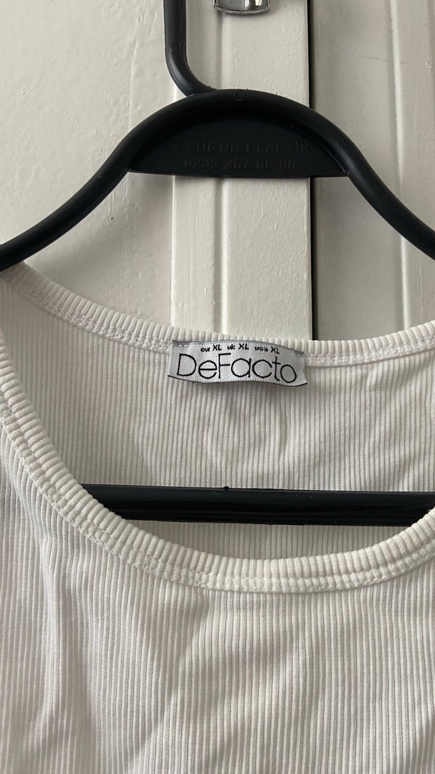 Beyaz Kadın Kolsuz Fit Atlet - Görsel 2