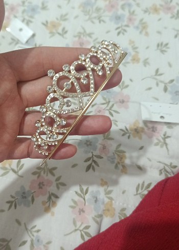 Taç Zarif Tasli Altin Sac Tokasi