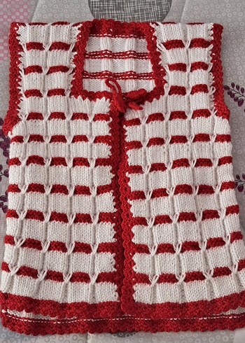 Kırmızı Beyaz Örgü kız bebek yeleği - Görsel 2