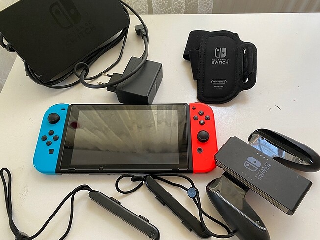 Nintendo switch oyun konsolu