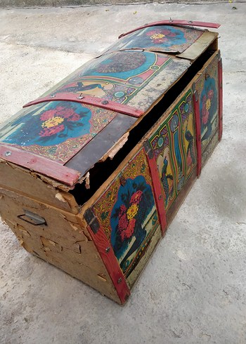 antika 1960 yıllarından çeyiz sandığı - Görsel 5