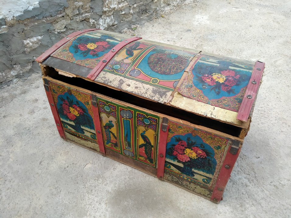 antika 1960 yıllarından çeyiz sandığı - Görsel 3