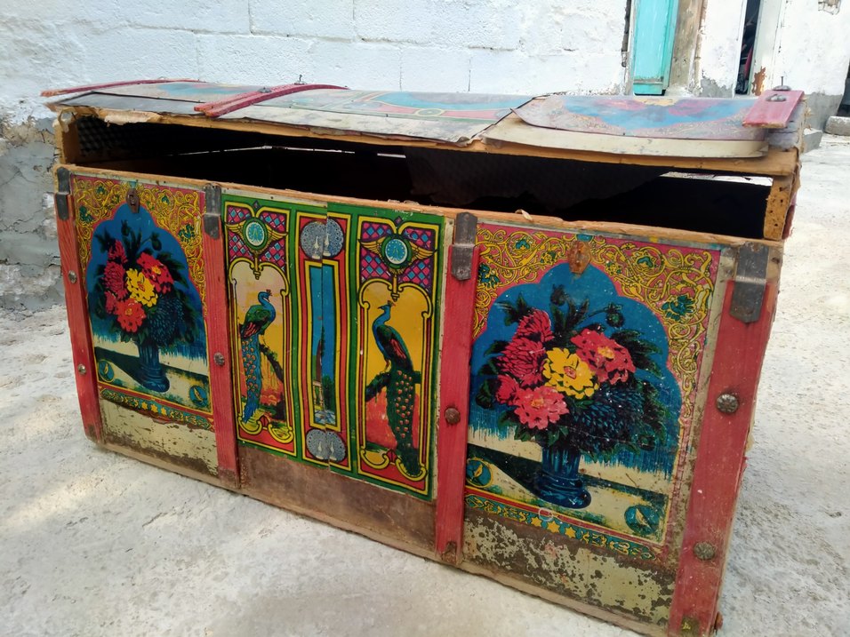 antika 1960 yıllarından çeyiz sandığı - Görsel 2