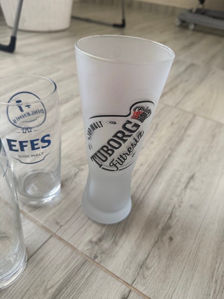 Beyaz ve Gri Logolu Bardak Seti - Görsel 2