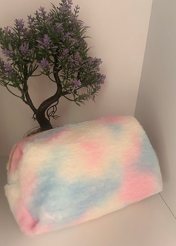 Kiko Kadın Pastel Renkli Peluş Makyaj Çantası