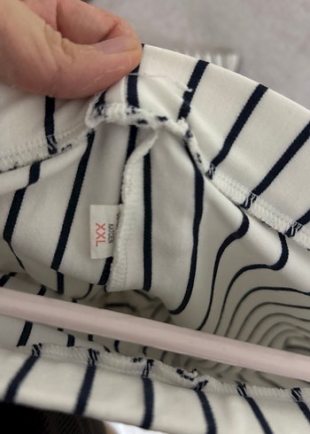 Kadın Beyaz Çizgili Pilili Kumaş Pantolon - Görsel 3