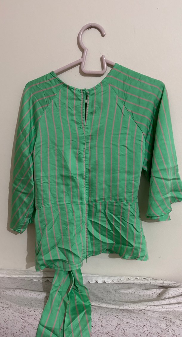 Yeşil Bağlamalı Kadın Bluz - Görsel 2