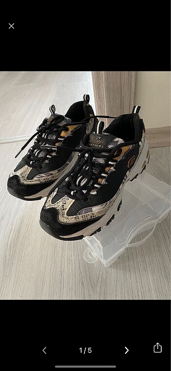 Skechers