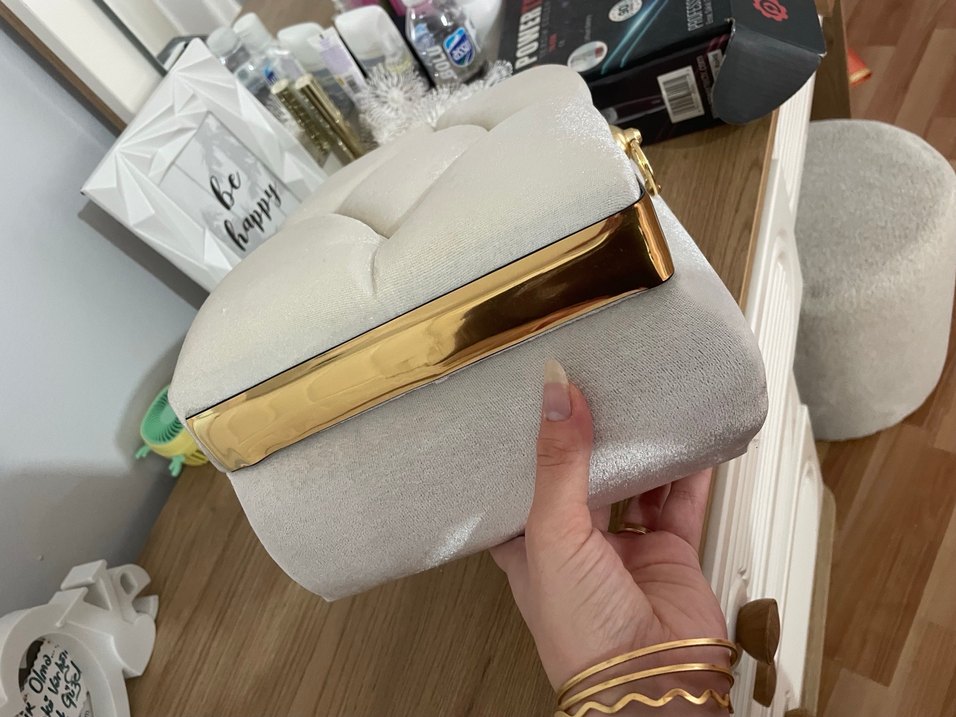 Düğmeli Beyaz süet takı sandıgı - Görsel 3