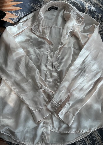 Düğmeli Beyaz Saten Gömlek - Görsel 3