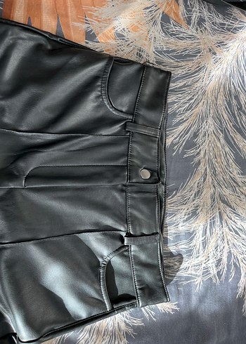 Kadın Siyah Deri Bol Paça Pantolon - Görsel 3