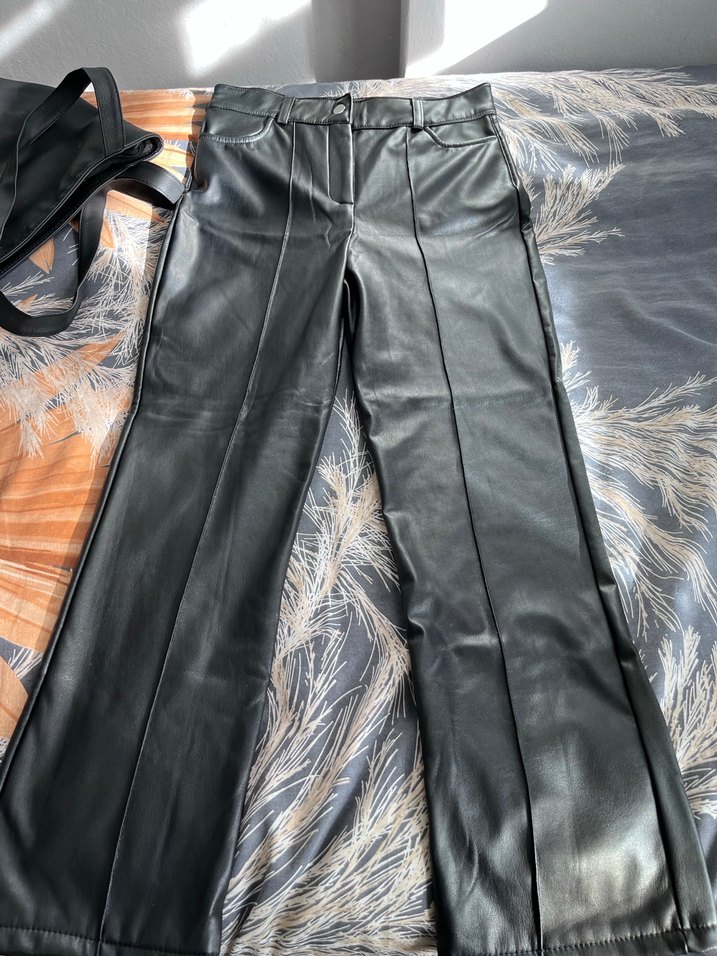 Kadın Siyah Deri Bol Paça Pantolon - Görsel 2